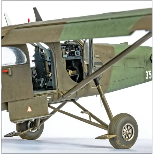 1010304100-8 Heller - Pilatus PC-6 B2/H2 Turbo Porter - 30410