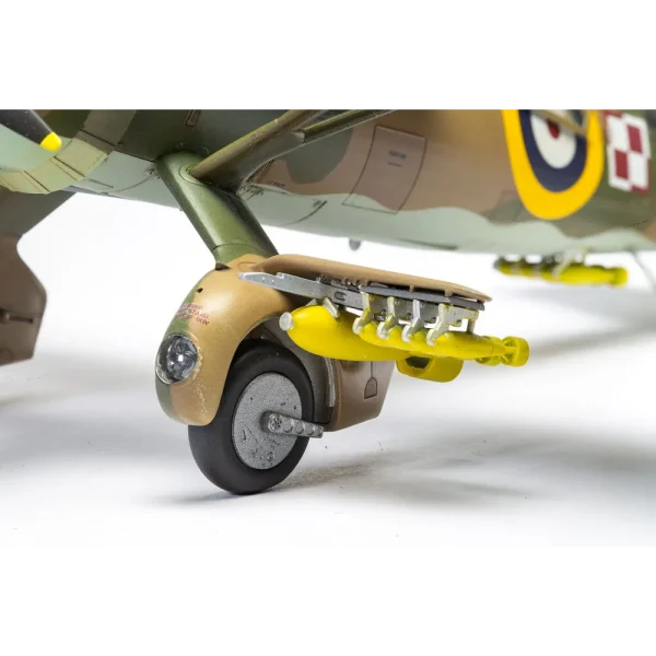 1507116-10 Airfix - Westland Lysander Mk.I/Mk.III - A07116