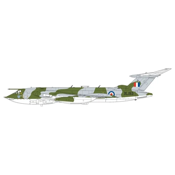 Airfix - Handley Page Victor K.2/SR.2 - A12009