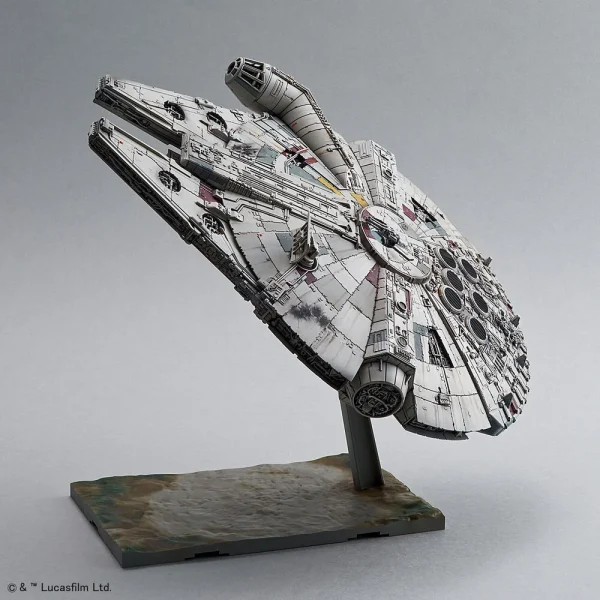 4009801211-1 Revell - Bandai Millennium Falcon - 1211