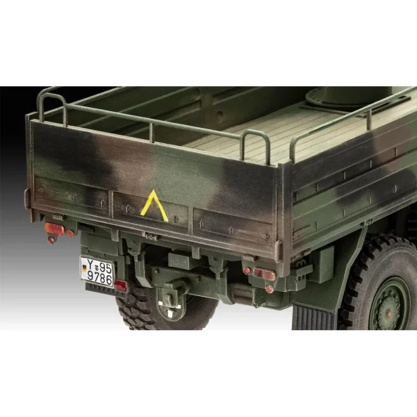 Revell - MAN 10t milgl truck 8x8 - 03367
