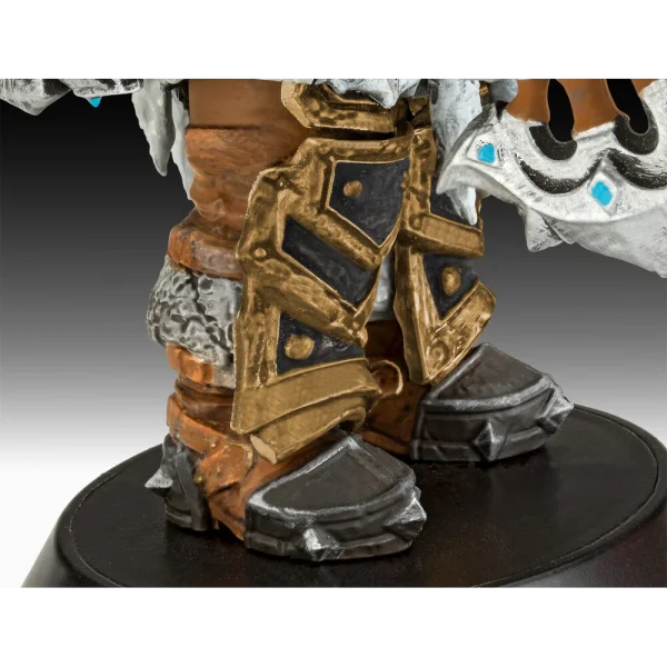 4009803516-5 Revell - World of Warcraft The Orc Thrall - 03516