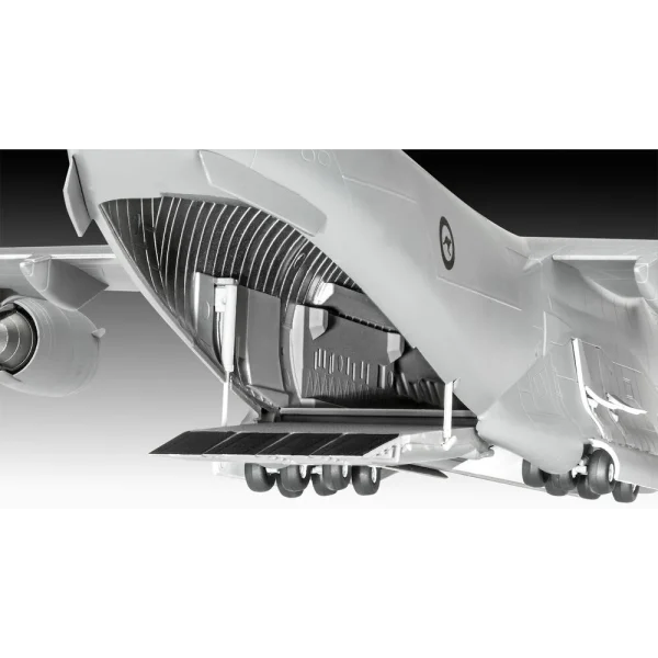 4009803747-5 Revell - Boeing C-17A Globemaster III - 03747