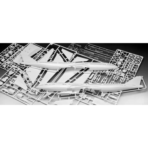4009803891-12 Revell - Boeing 747-8 Lufthansa"New Liver - 03891