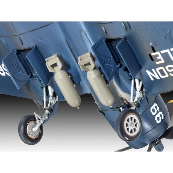4009803955-2 Revell - F4U-4 Corsair - 03955