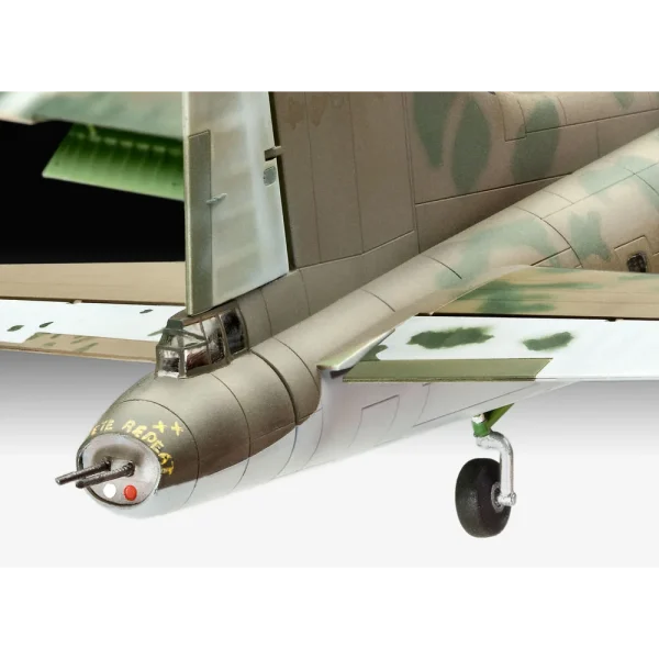 4009804279-7 Revell - B-17F Memphis Belle - 04279
