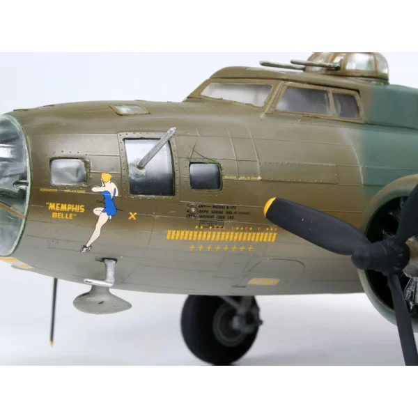 4009804297-7 Revell - B-17F Memphis Belle - 04297