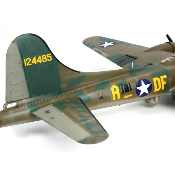 4009804297-8 Revell - B-17F Memphis Belle - 04297