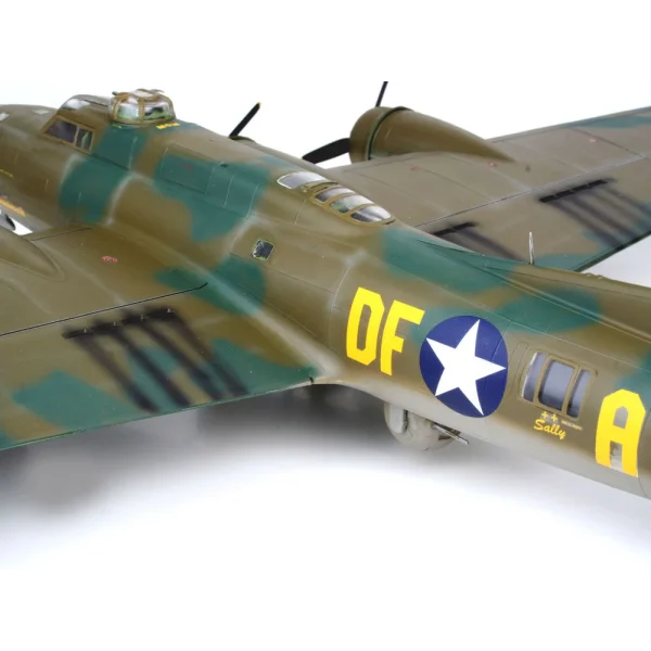 4009804297-9 Revell - B-17F Memphis Belle - 04297