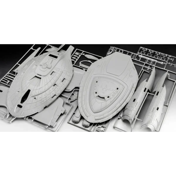 4009804992-14 Revell - U.S.S. Voyager - 04992