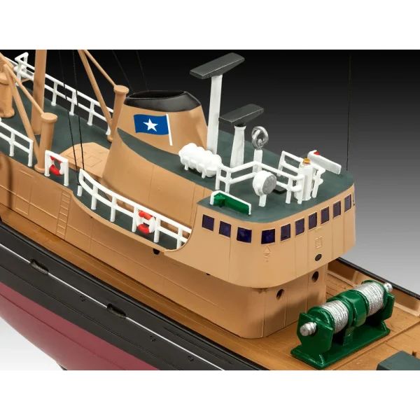 4009805204-3 Revell - Northsea Fishing Trawler - 05204