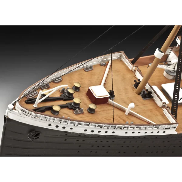 4009805715-16 Revell - Geschenkset "100 Jahre Titanic - 05715