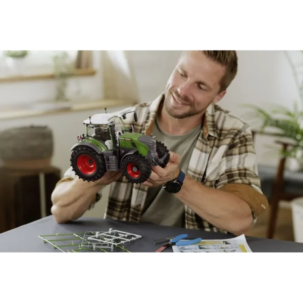 4009807827-14 Revell - Fendt 728 Vario - 07827