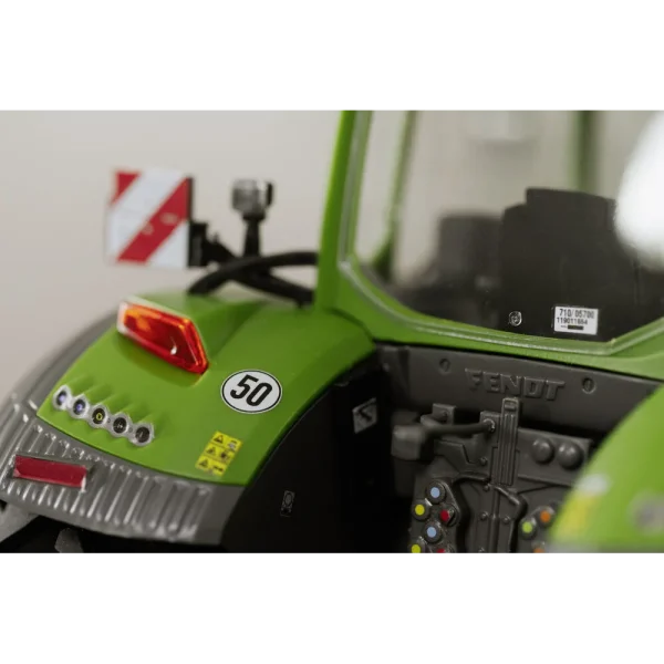 4009807827-19 Revell - Fendt 728 Vario - 07827