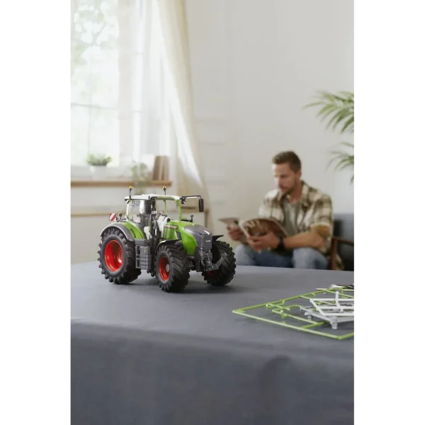 4009807827-23 Revell - Fendt 728 Vario - 07827